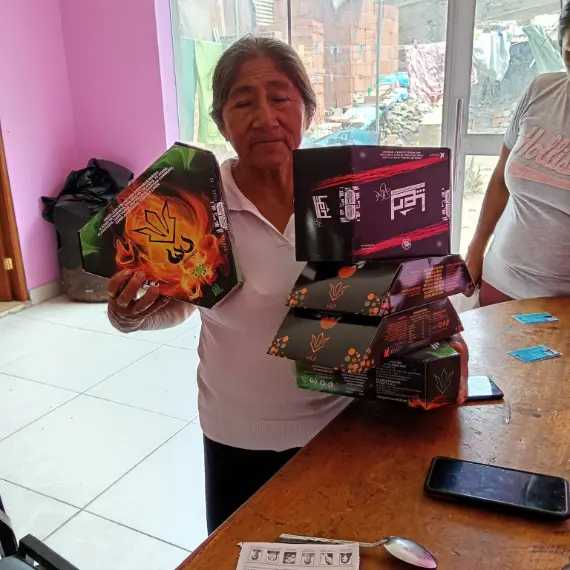 Testimonio visual de clienta usando colágeno hidrolizado premium