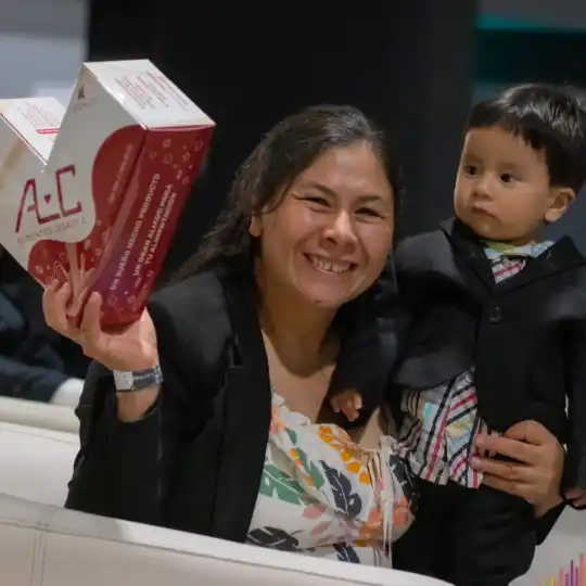 cliente-batido-alc-legacy-peru-3 AL-C (12 Sticks) - El Mejor Batido Nutricional con Tarwi, Maca y Vitaminas