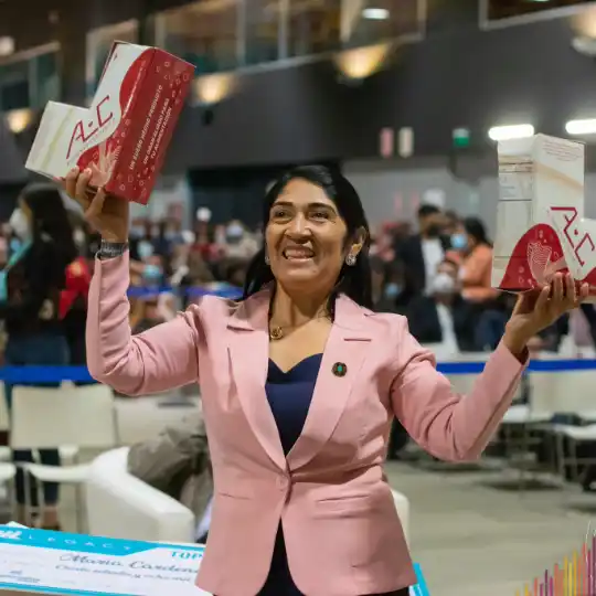 cliente-batido-alc-legacy-peru-4 AL-C (12 Sticks) - El Mejor Batido Nutricional con Tarwi, Maca y Vitaminas